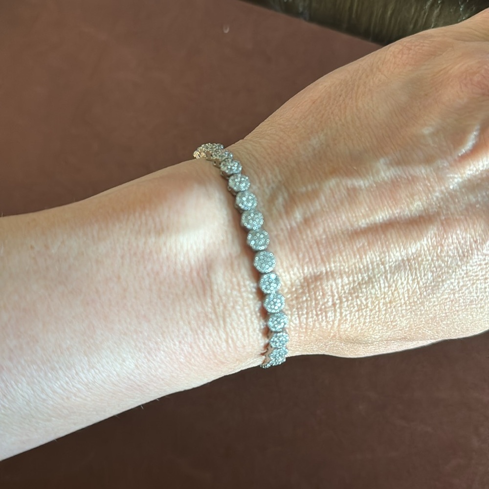 Banana Republic faux diamond adjustable tennis bracelet - like new condition